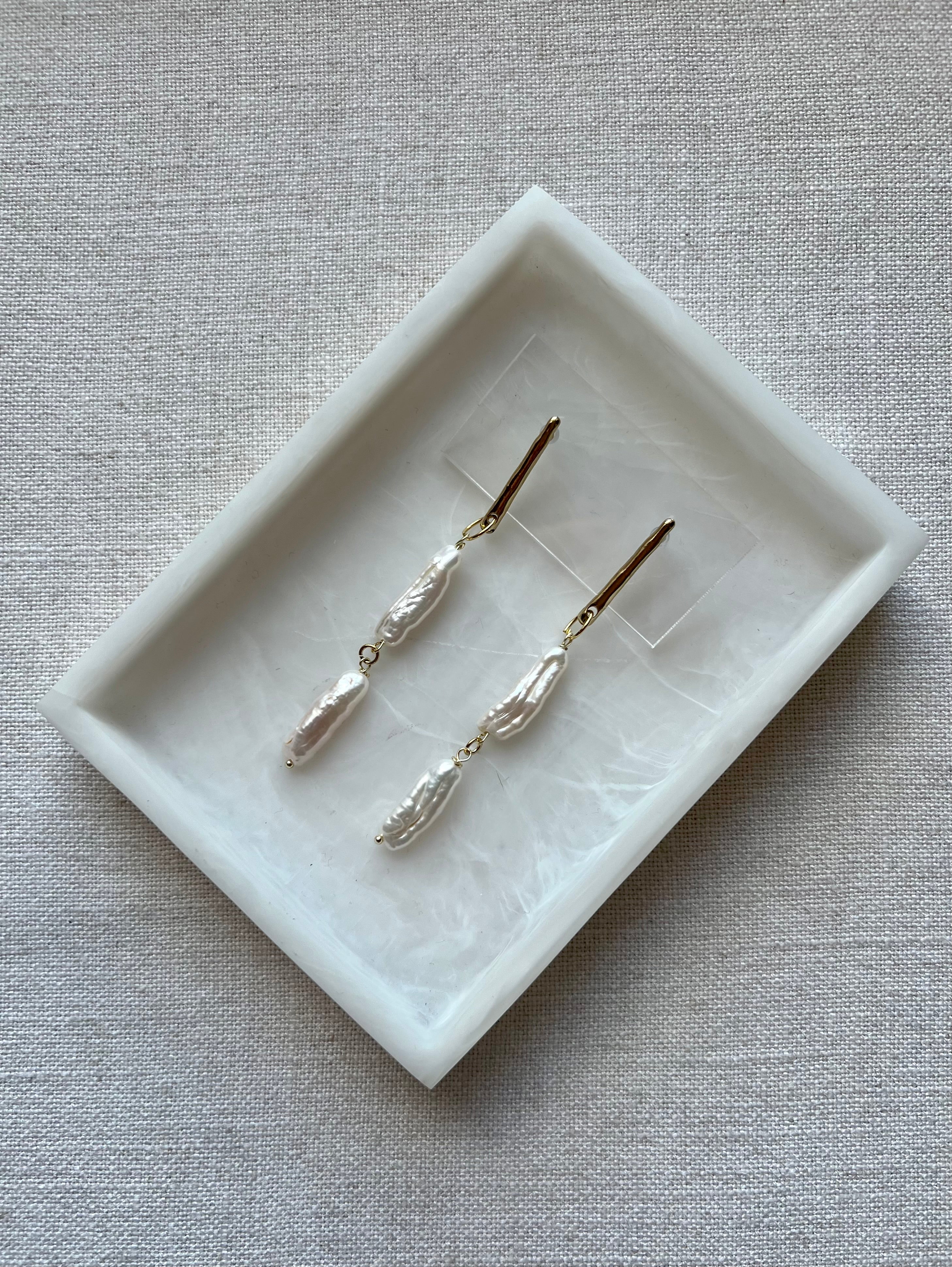 Natural Freshwater Biwa Pearls with 18K Gold Plated Hammered Studs