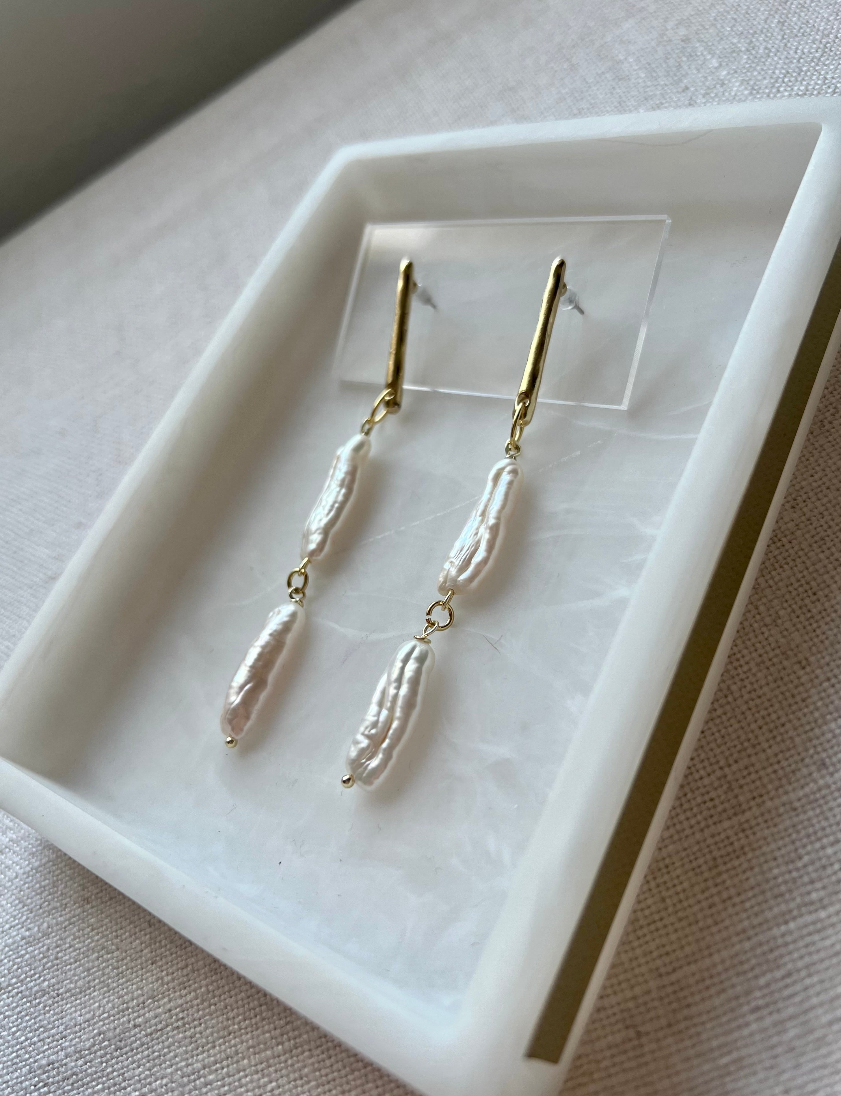 Natural Freshwater Biwa Pearls with 18K Gold Plated Hammered Studs